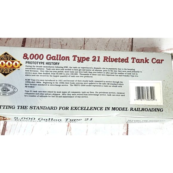 Life Like Trains Proto 2000 Series 8000 Gallon Riveted Tank Car Model Train - Picture 12 of 16